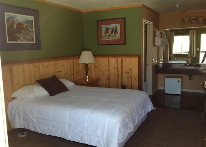 Whitney Portal Hotel And Hostel